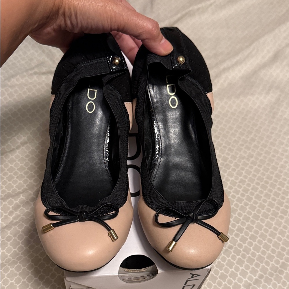 Aldo Women's Black and Cream Ballet Flats